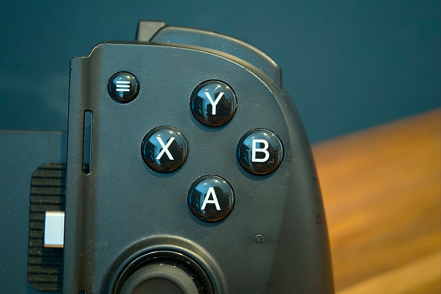 Razer Kishi V3 Pro review face buttons