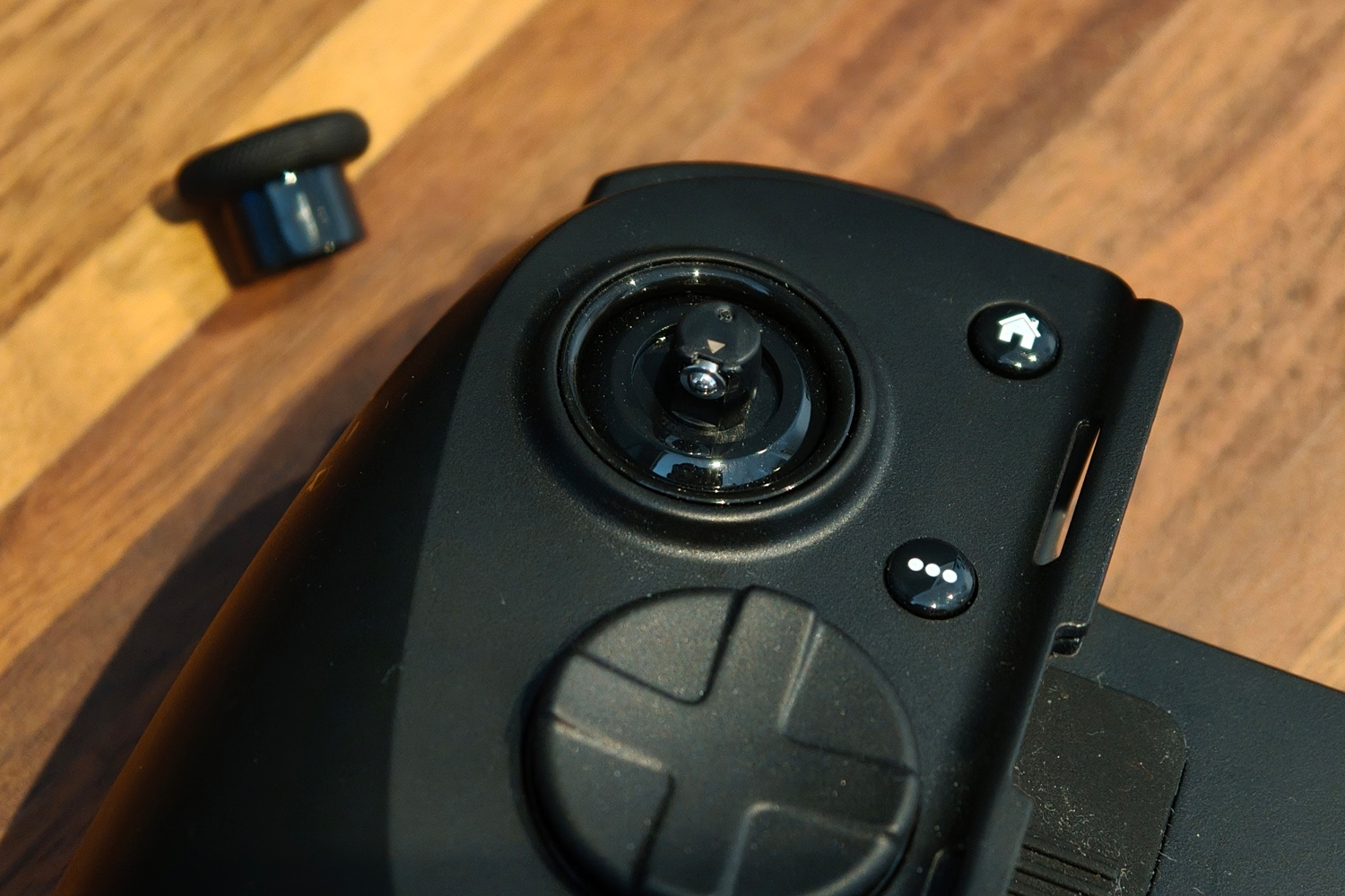 Razer Kishi V3 Pro review removable thumbsticks