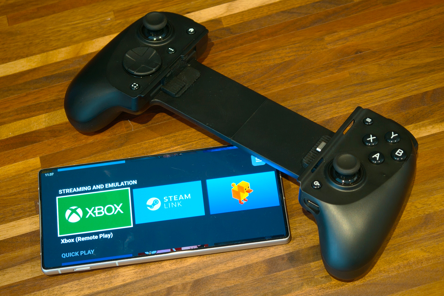 The Razer Kishi V3 Pro turned my phone into a dedicated Destiny