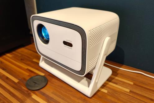 Wanbo Vali 1 review: this compact projector shocked me with what you get for the money