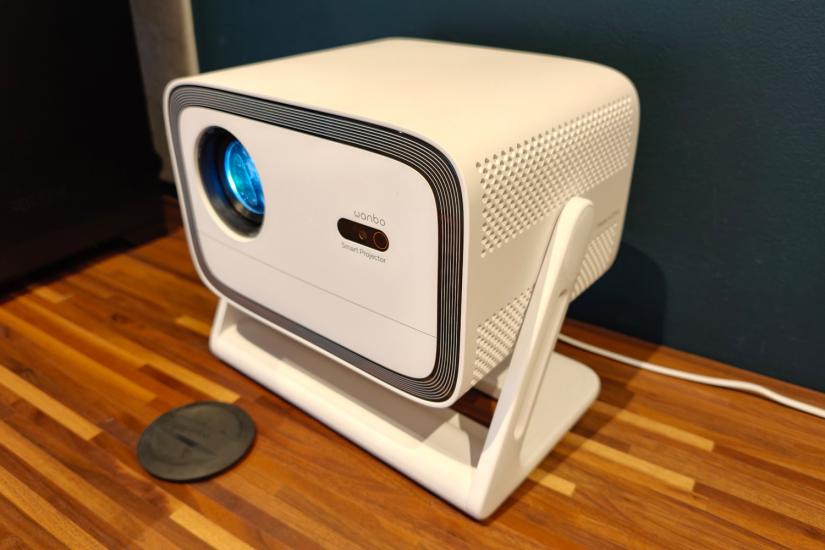 Wanbo Vali 1 review: this compact projector shocked me with what you get for the money