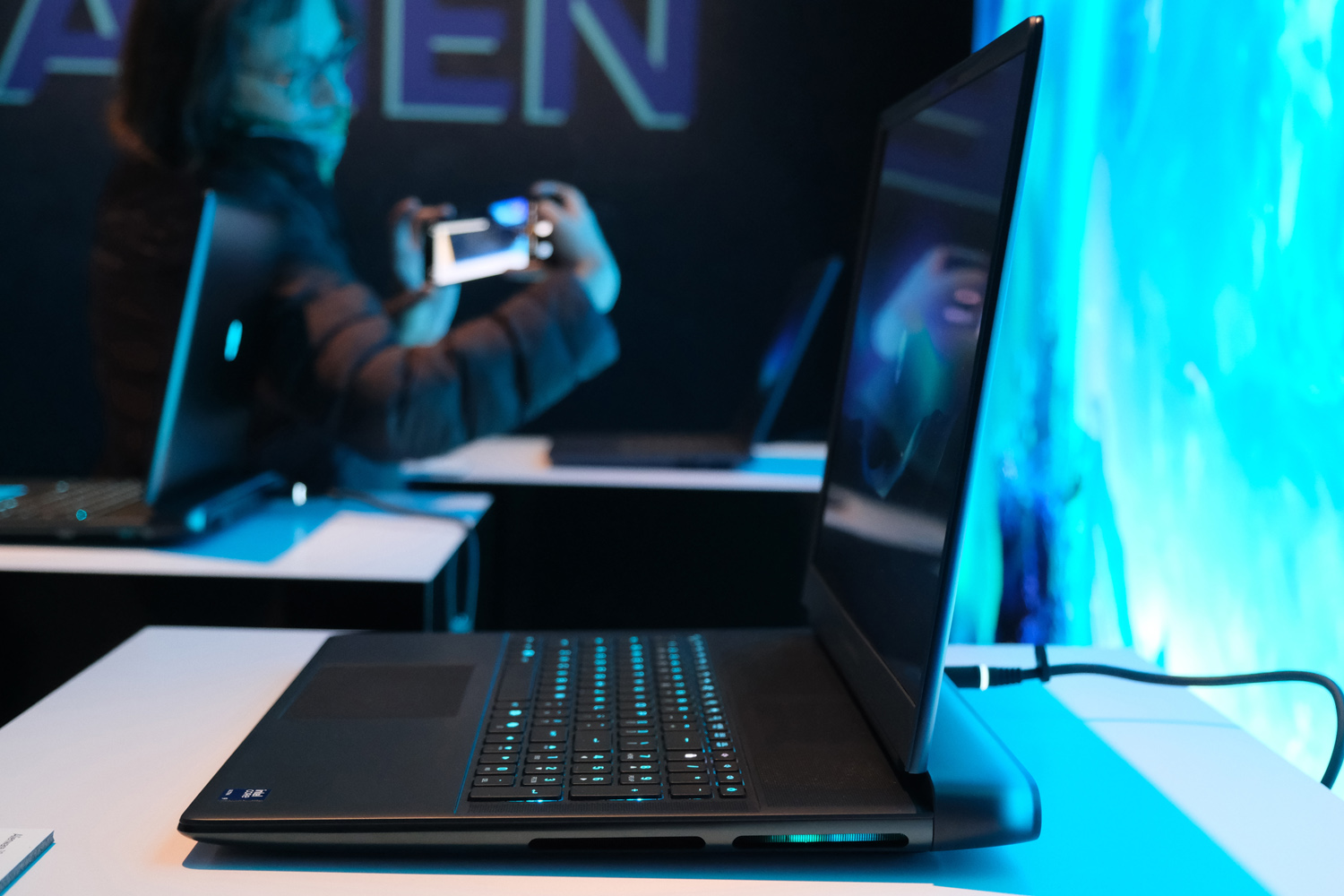 Alienware 2026 OLED screens CES side