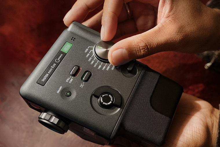 Fujifilm Instax Mini Evo Cinema dials