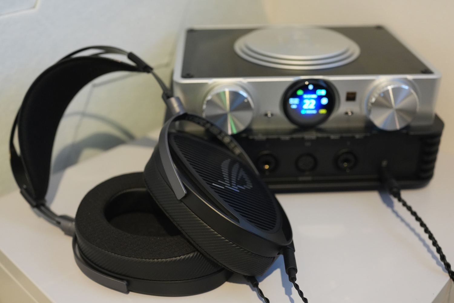 Asus ROG Kithara review listening