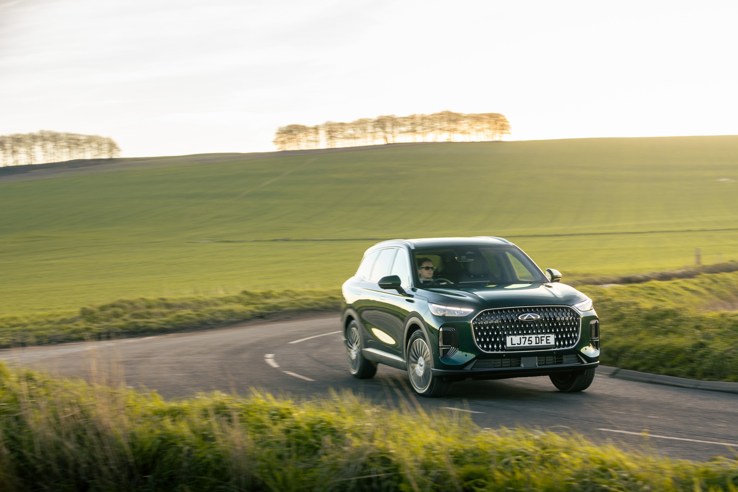Chery Tiggo 9 Summit PHEV cornering