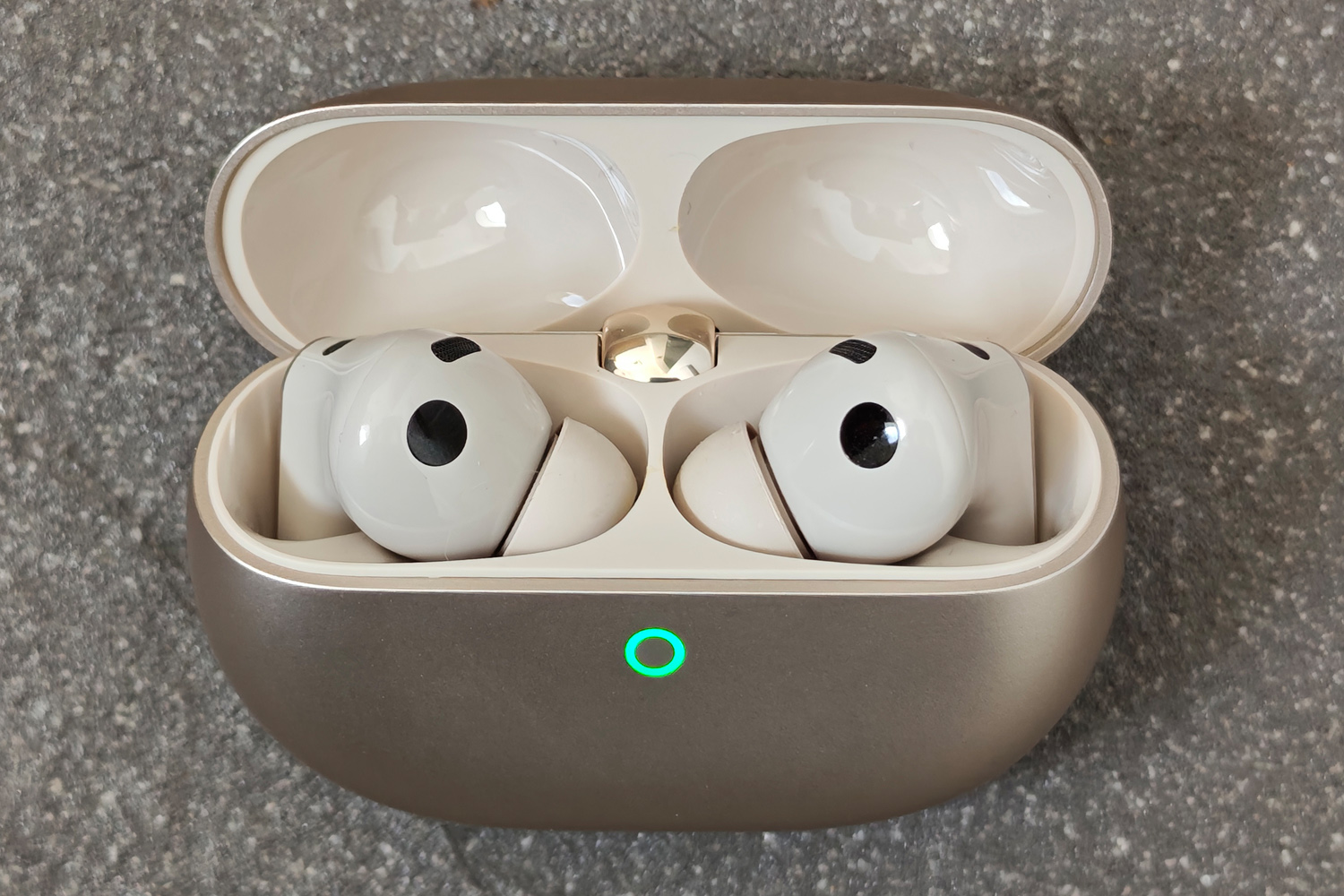 Huawei Freebuds Pro 5 review buds in case