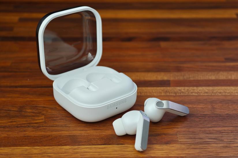 Free Samsung update just dropped for the Galaxy Buds 4 and 4 Pro