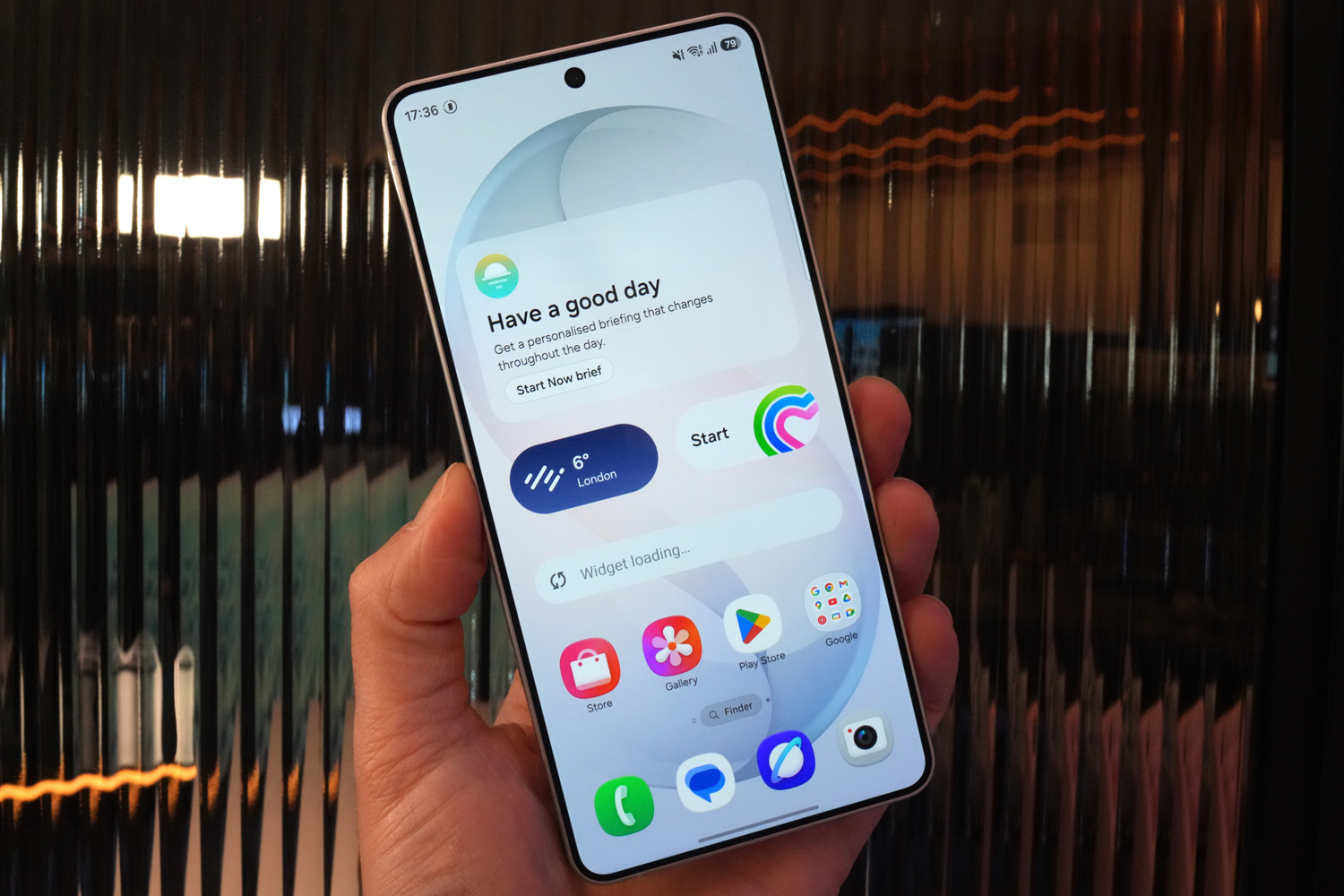 Samsung Galaxy S26 Ultra hands-on in hand homescreen