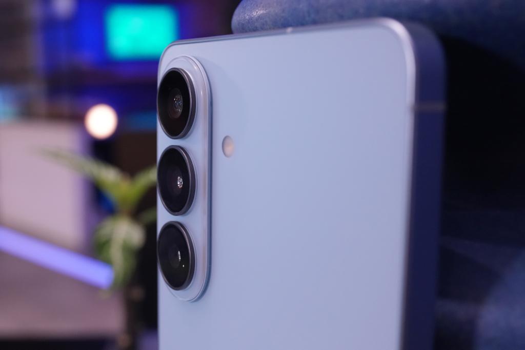 Samsung Galaxy S26 hands on rear cameras