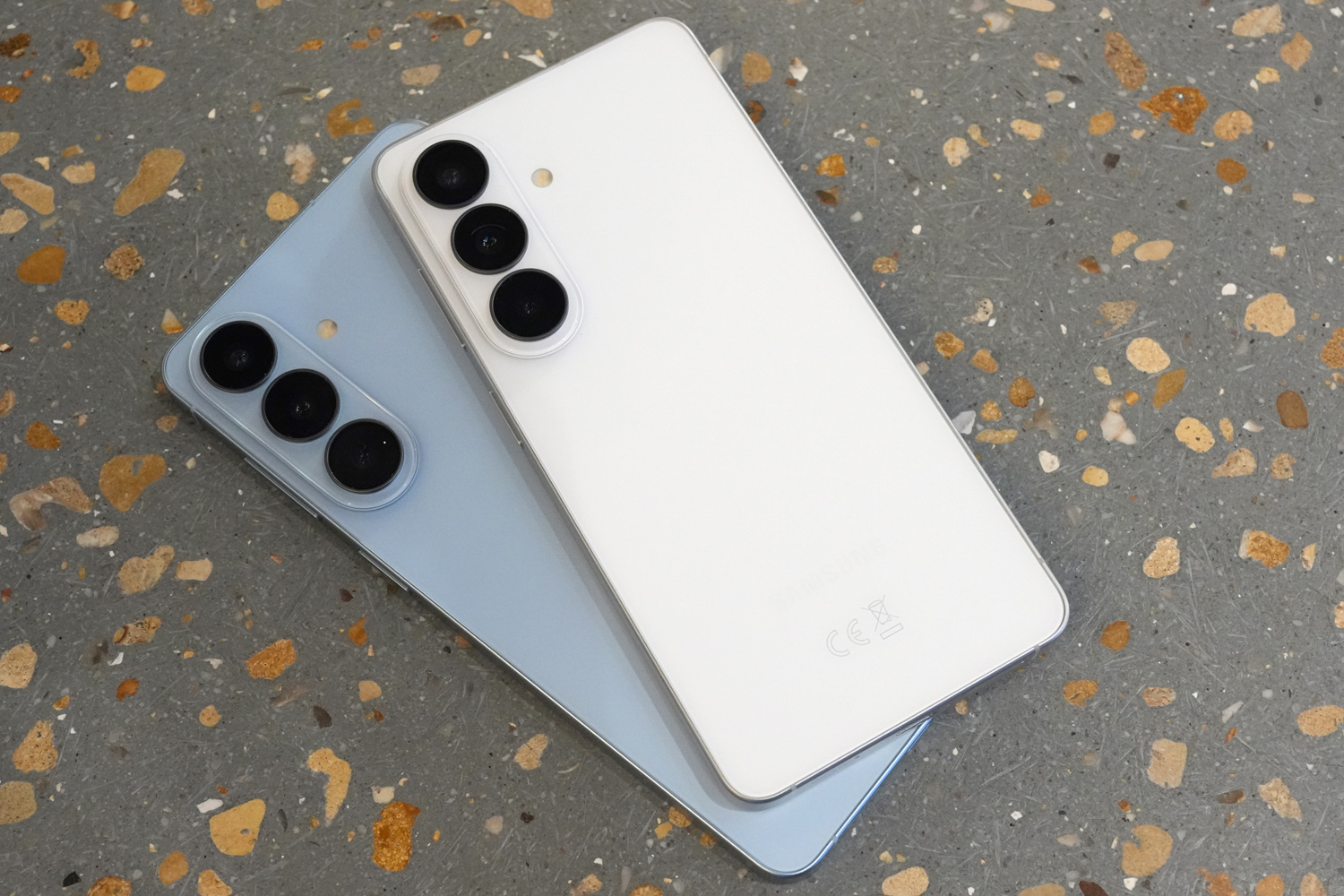 Samsung Galaxy S26 hands on regular and plus