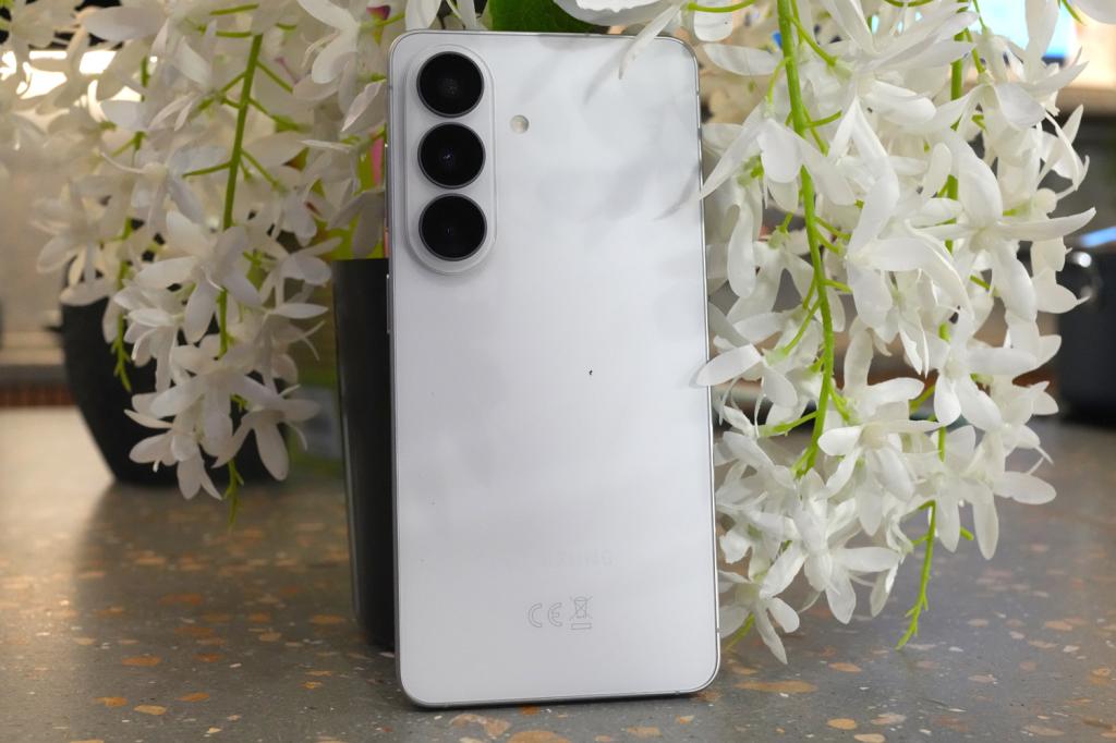Samsung Galaxy S26 hands on white