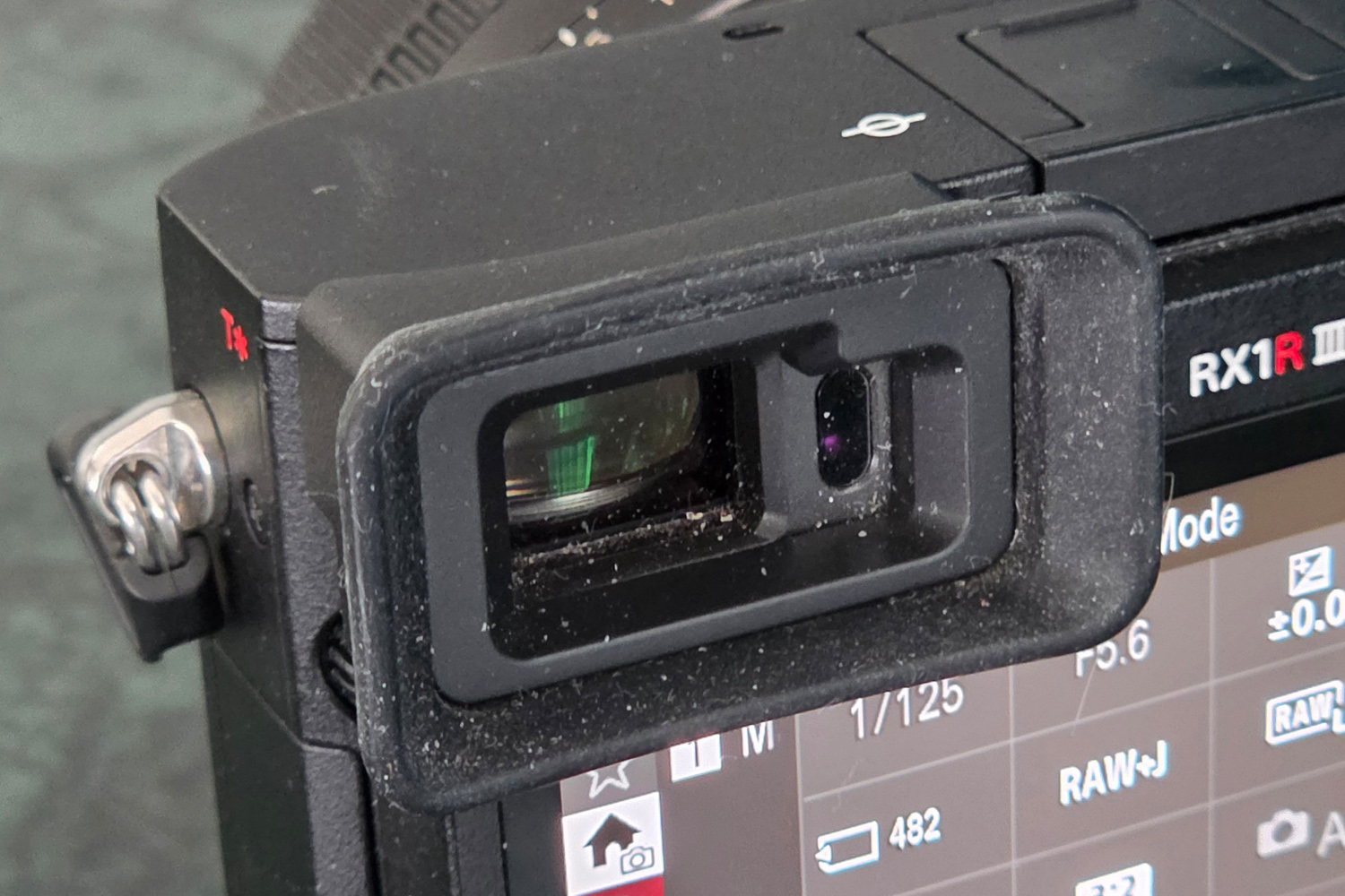 Sony RX1R III review EVF