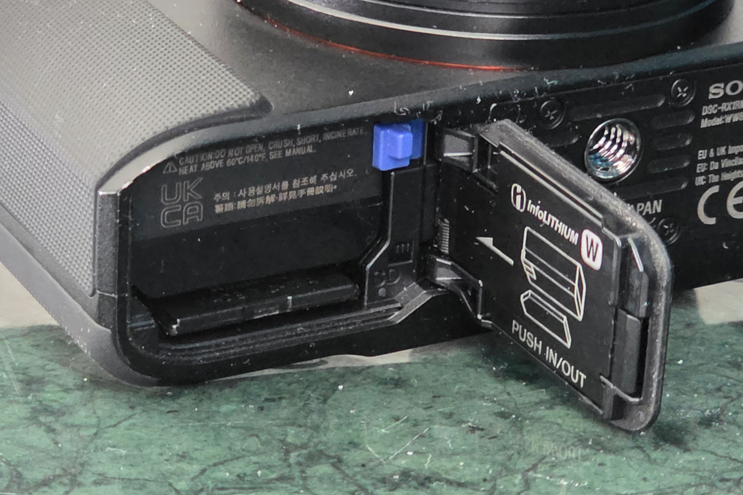 Sony RX1R III review battery