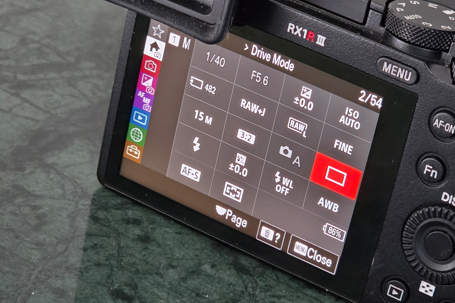 Sony RX1R III review touchscreen