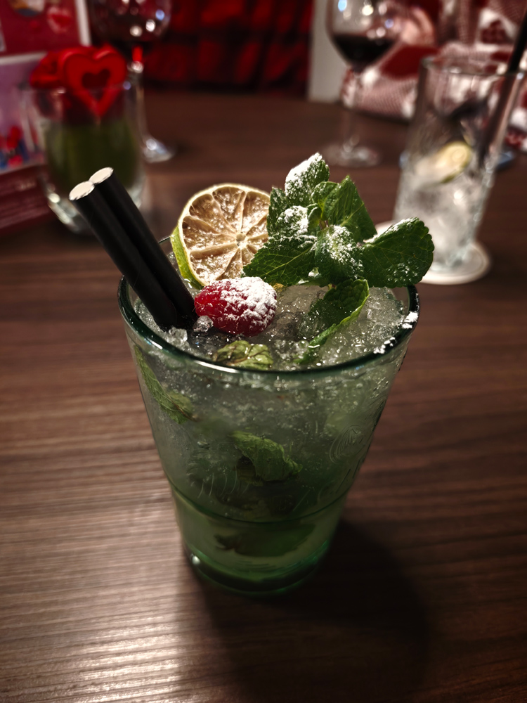 Xiaomi 17 camera samples macro drink
