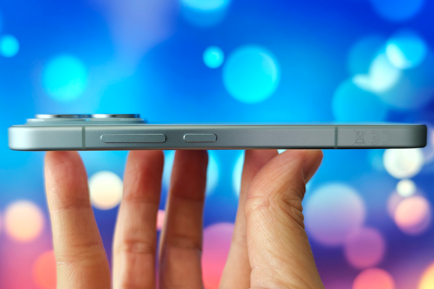 Xiaomi 17 review side profile