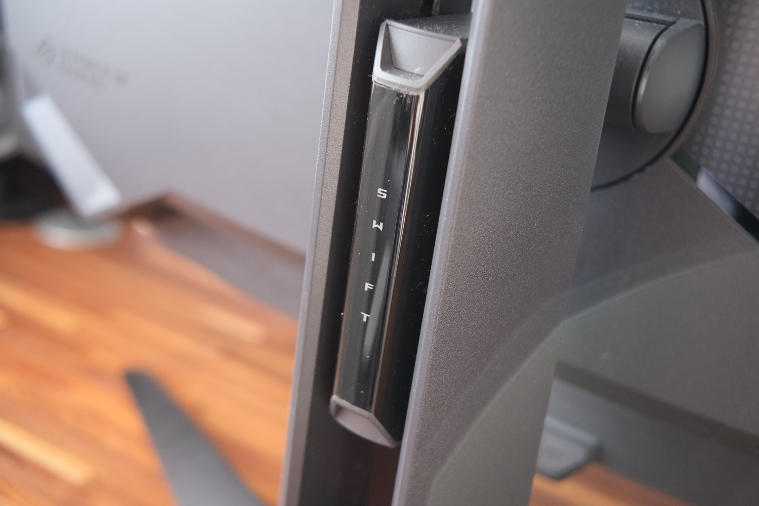 Asus ROG Swift PG34CWDN review stand