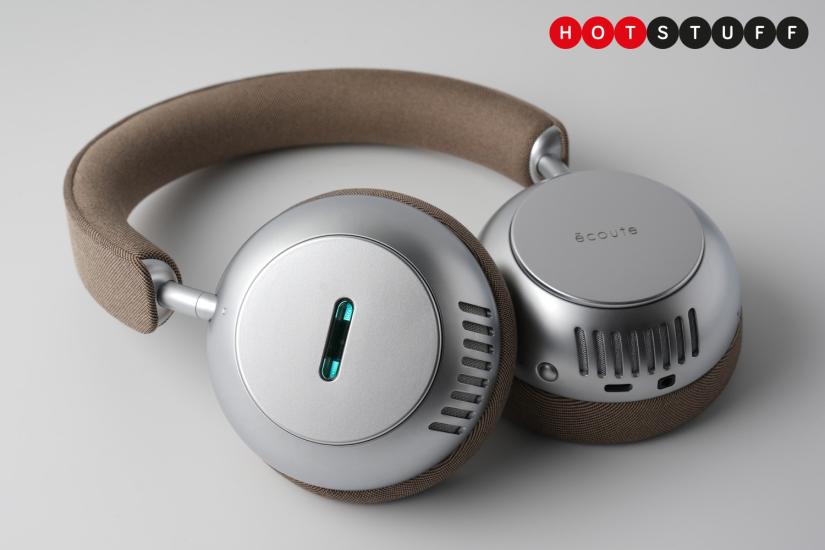 These Écoute TH1 headphones have a glowing hi-fi surprise hidden inside