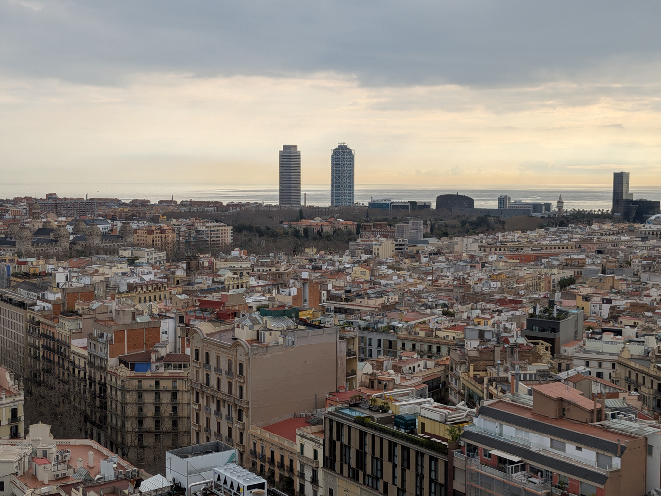 Google Pixel 10a camera samples Barcelona 2x