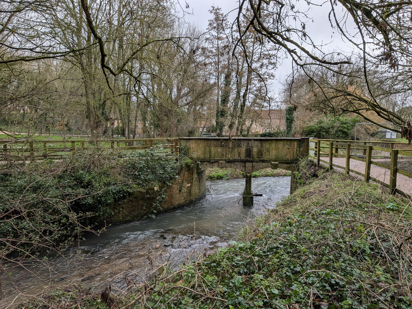 Google Pixel 10a camera samples bridge 1x