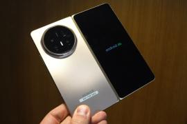 The Honor Magic V6 sets a new foldable phone battery standard. I hope rivals quickly catch up