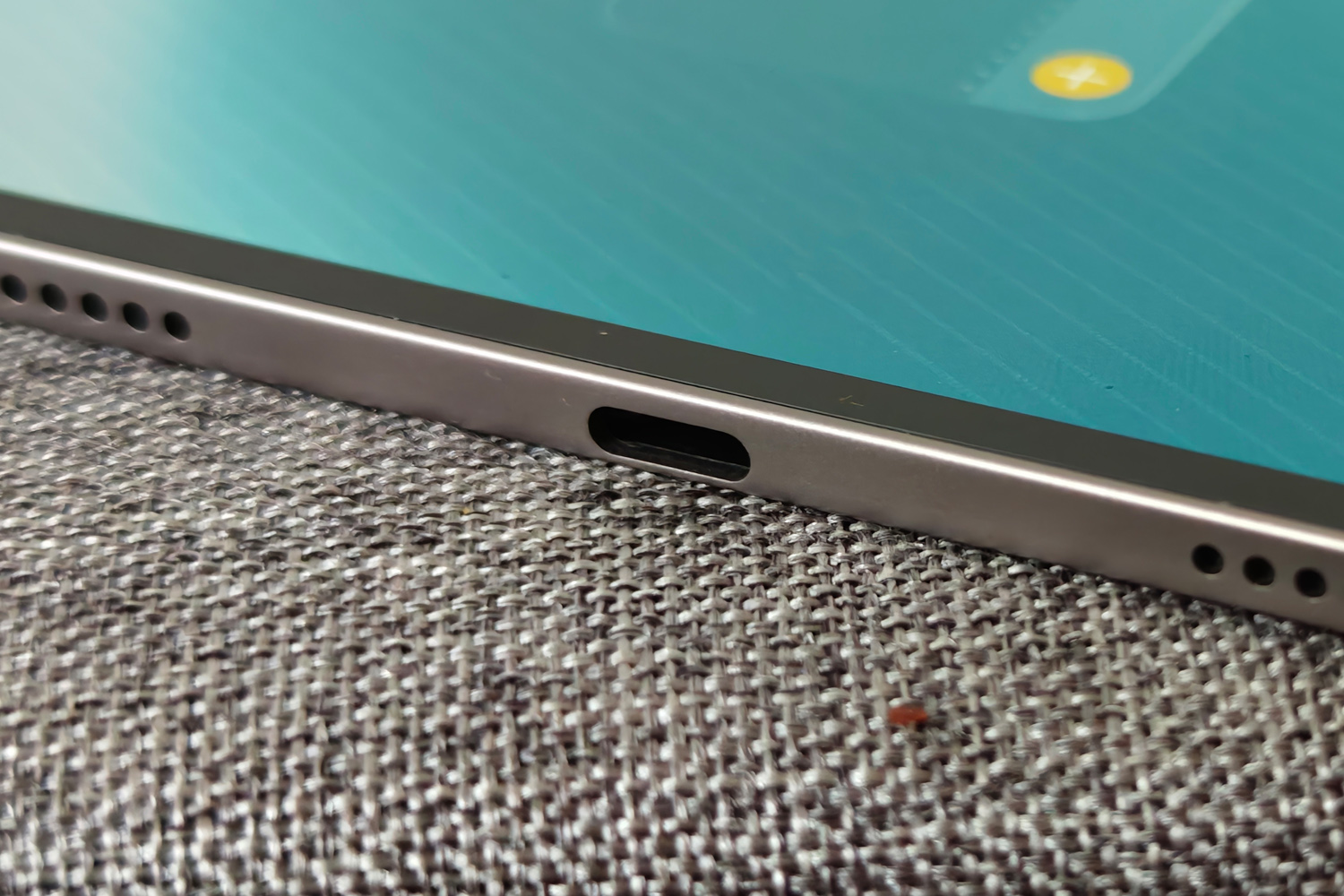 Honor MagicPad 4 review USB