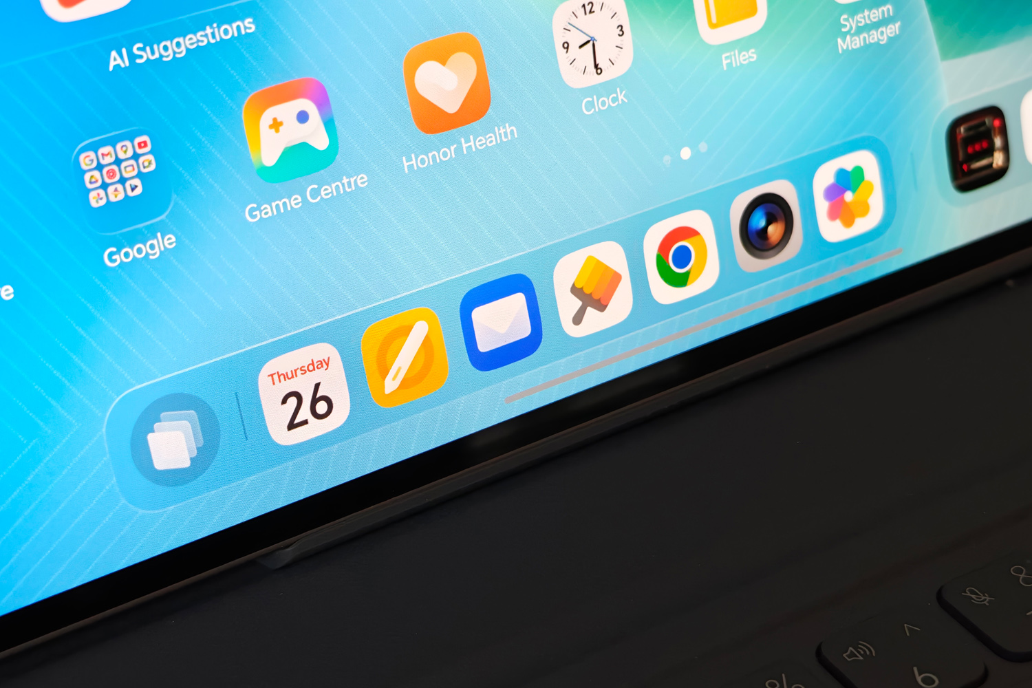 Honor MagicPad 4 review app dock