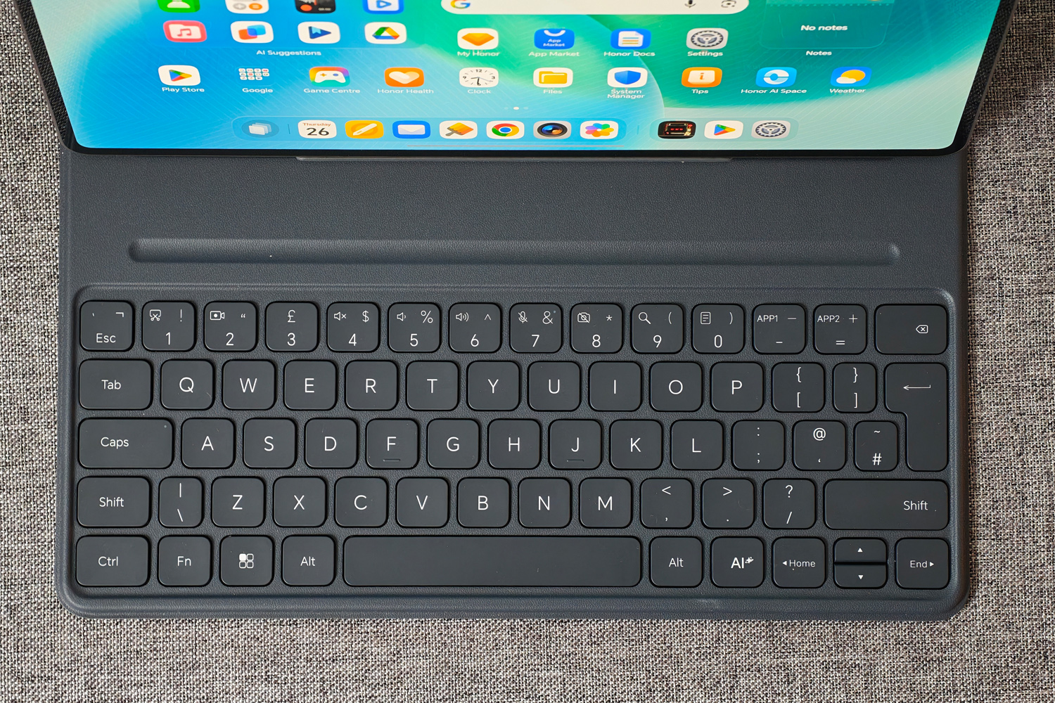 Honor MagicPad 4 review keyboard