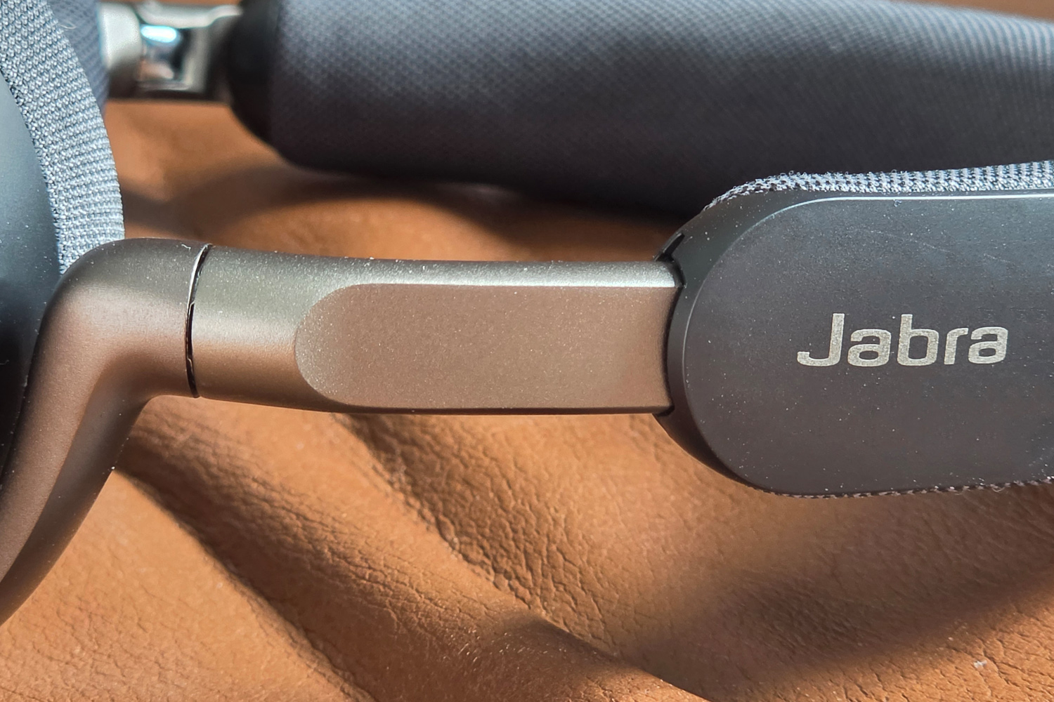 Jabra Evolv3 85 review arms