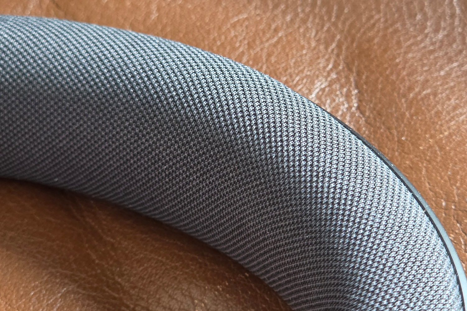 Jabra Evolv3 85 review headband