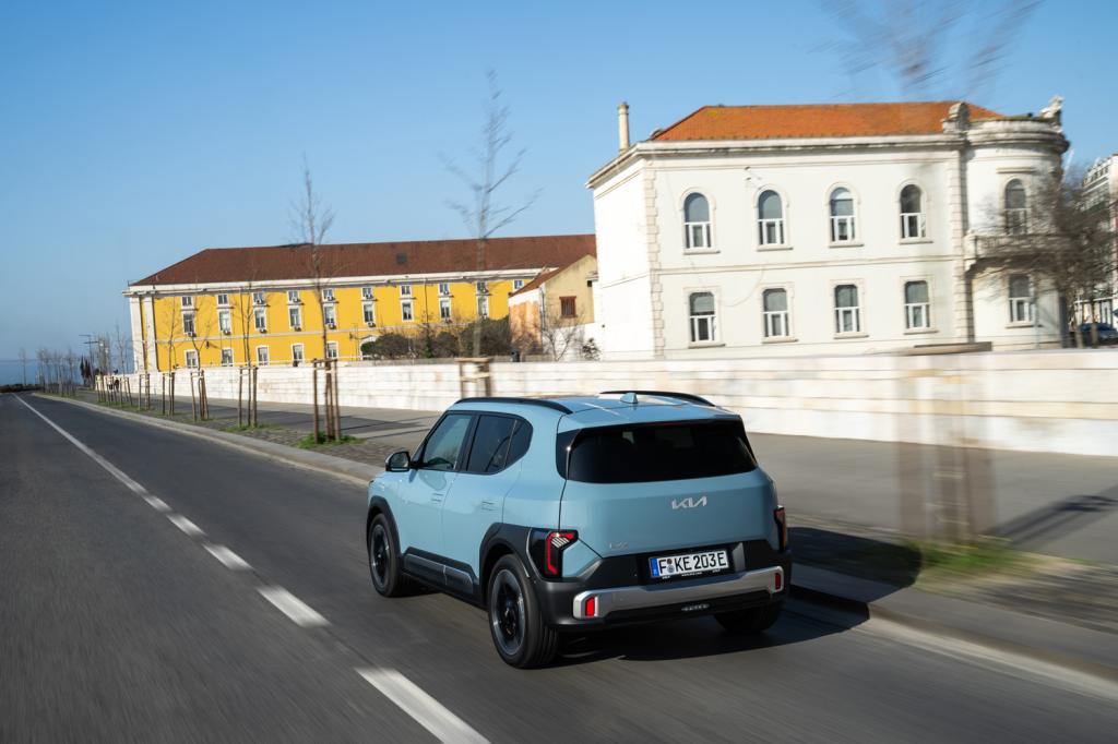 Kia EV2 drive tracking rear
