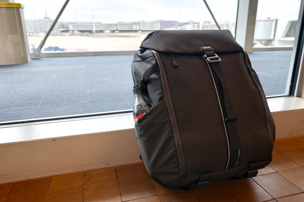 Mous backpack travel opinion verdict
