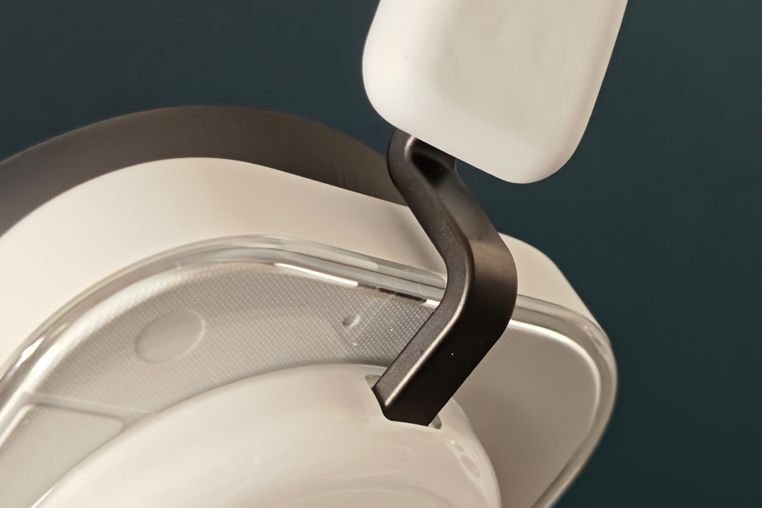 Nothing Headphones A review hinge