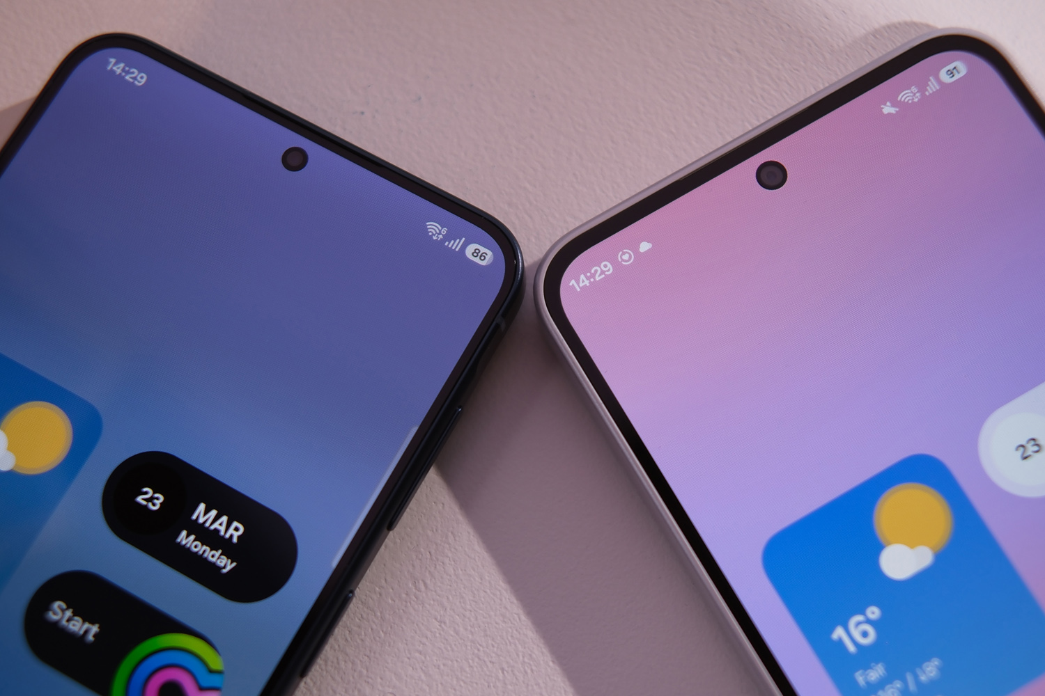 Samsung Galaxy A37 hands-on screen bezel comparison
