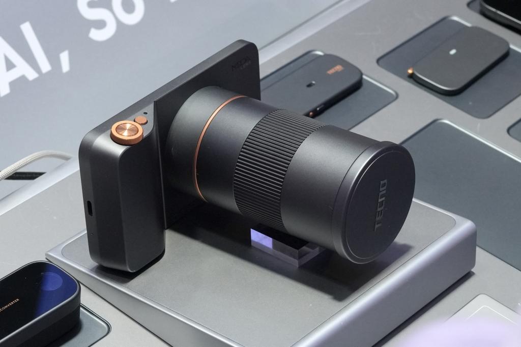 Tecno modular magnetic concept phone case