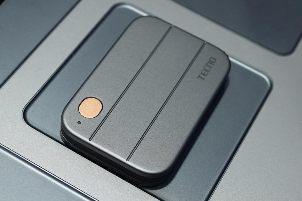 Tecno modular magnetic concept power bank