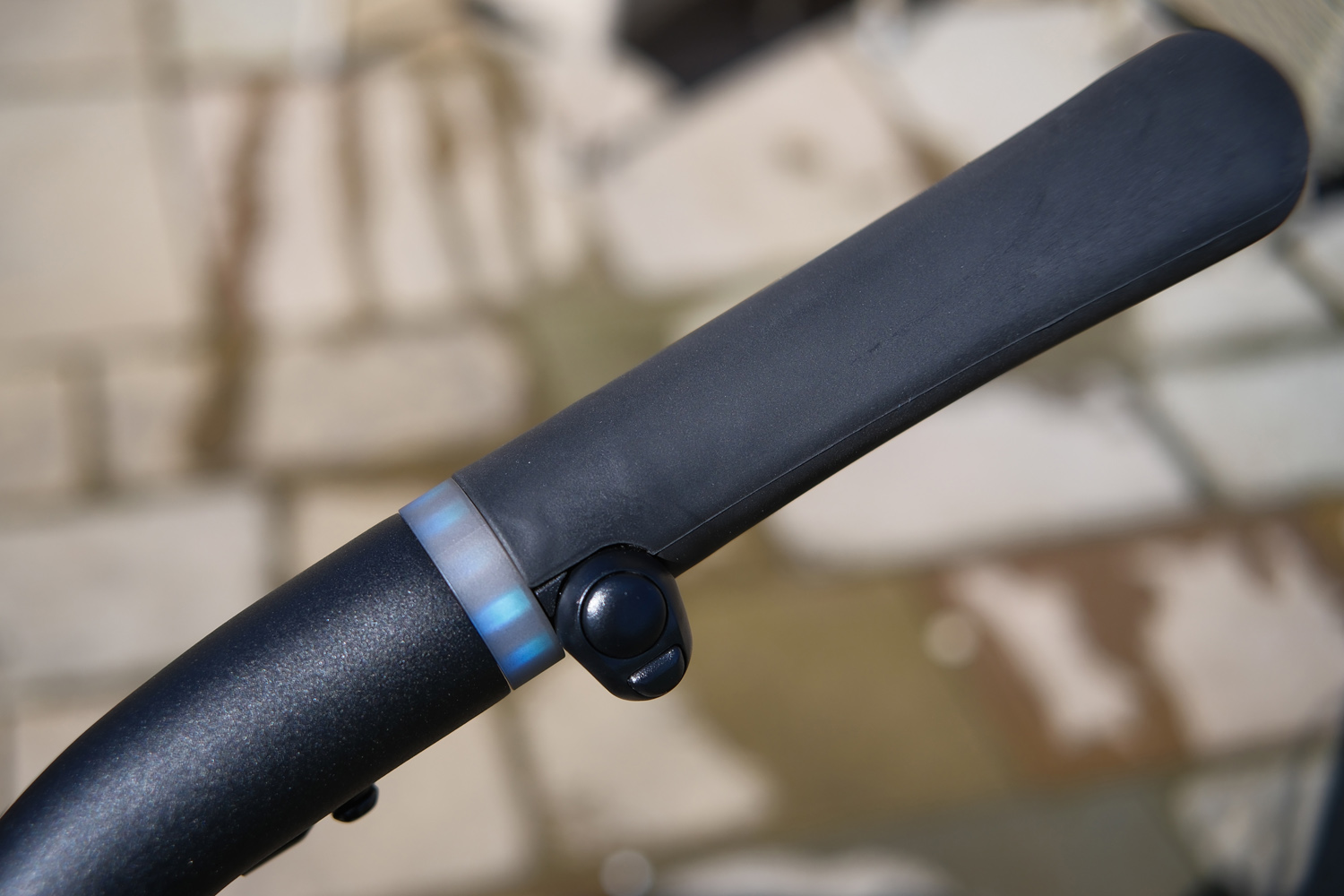 VanMoof S6 UK review handlebar LEDs