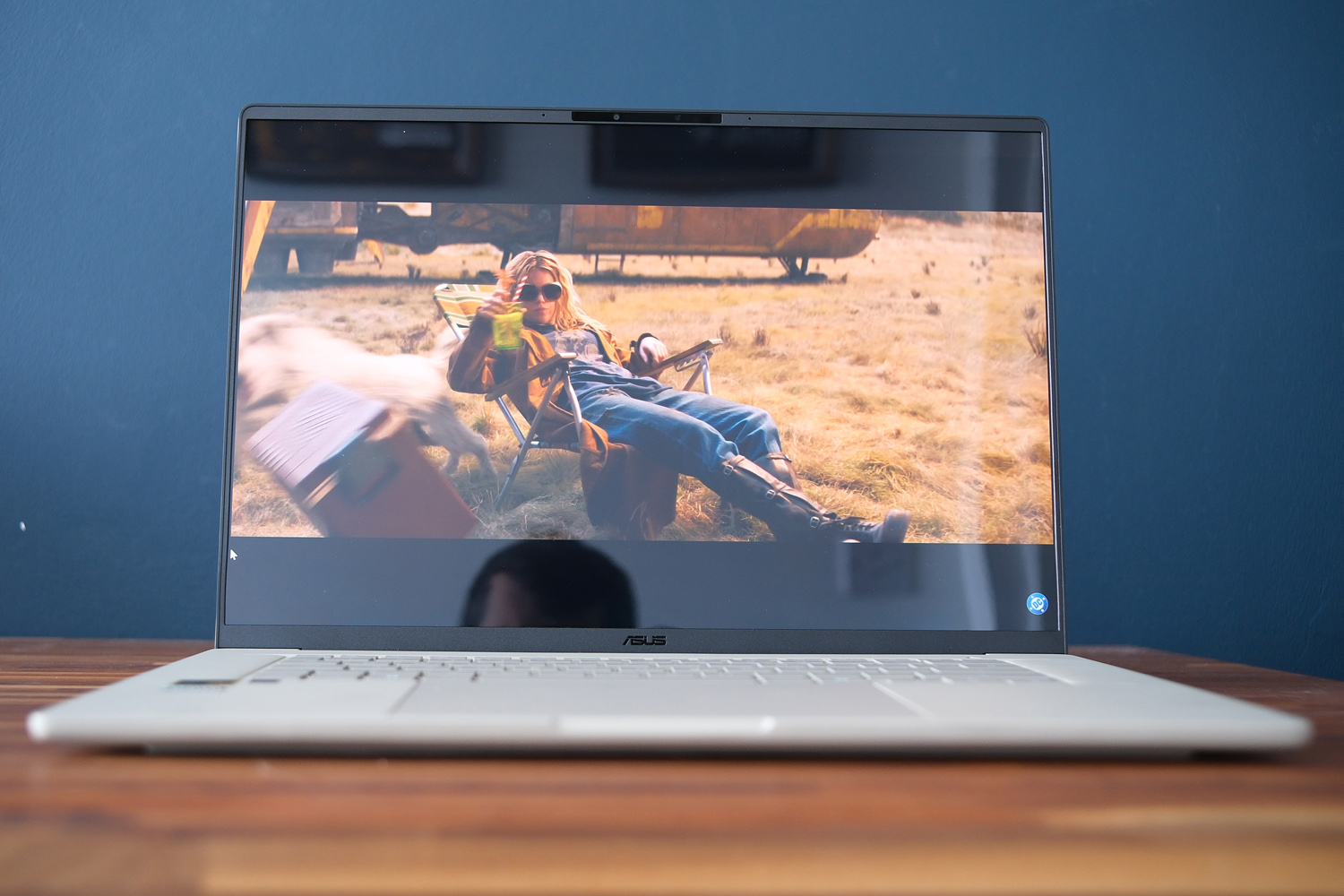 Asus Zenbook A16 review display 1