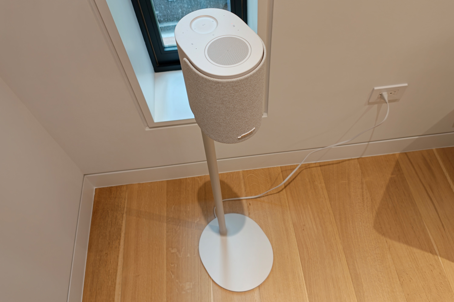 Bose Lifestyle Ultra speaker stand high angle