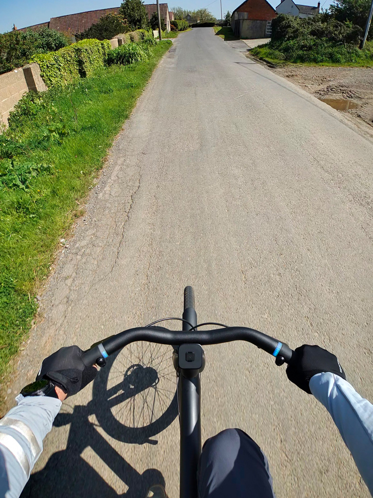Oakley Meta Vanguard camera samples handlebars