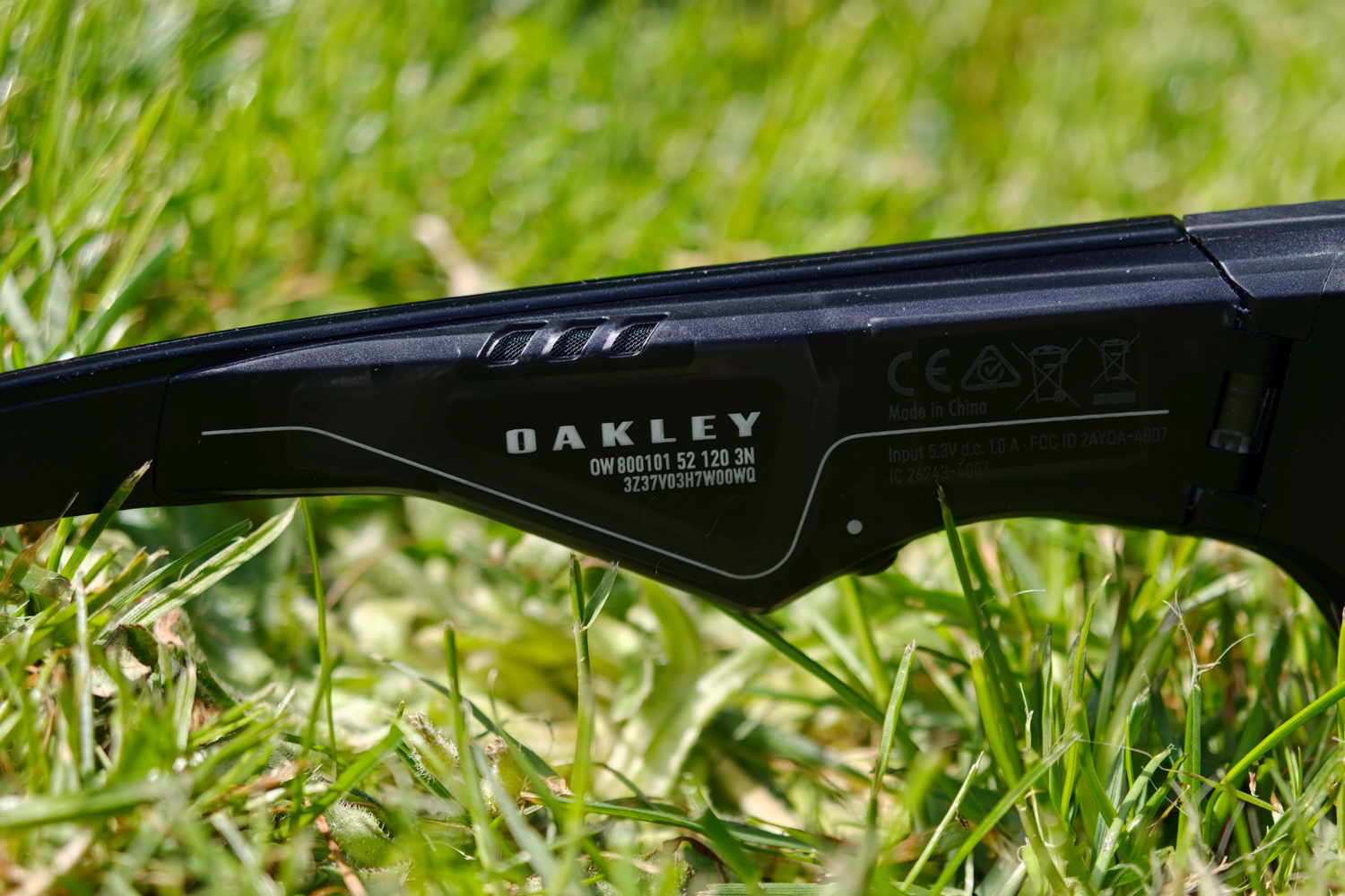 Oakley Meta Vanguard review left arm