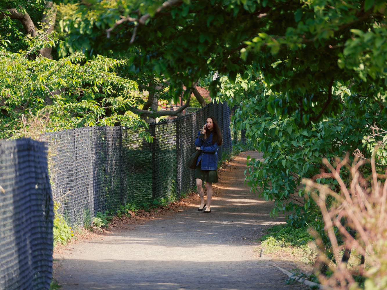 Oppo Hasselblad lens extender camera samples woman on path