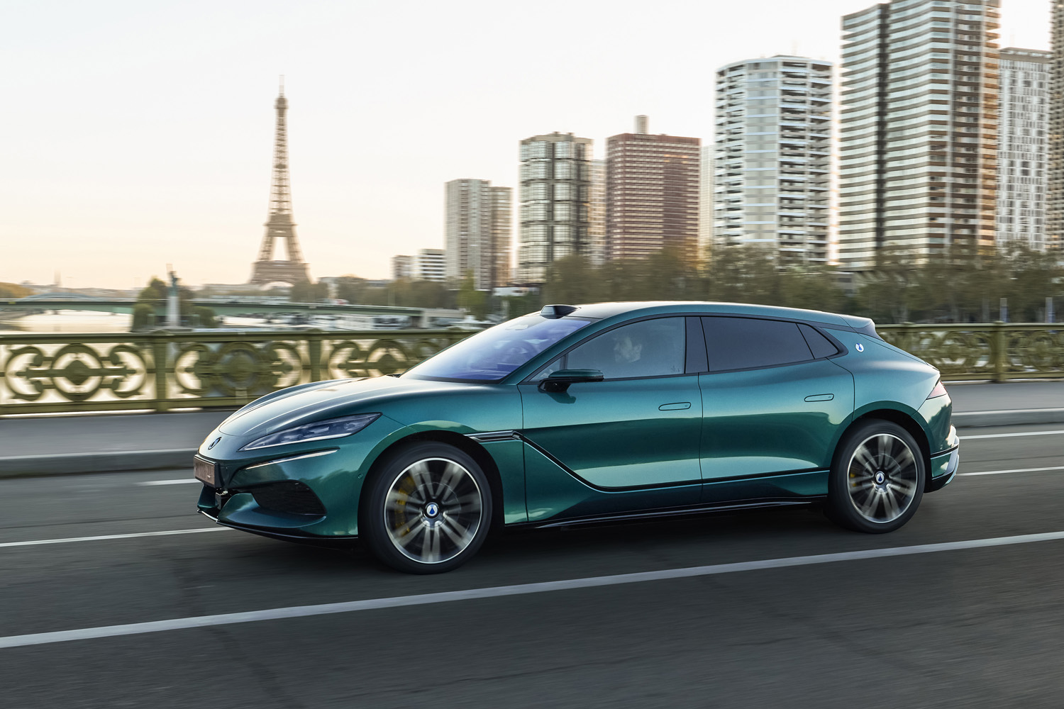 The bonkers high-tech Denza Z9 GT crabwalks and I've just driven