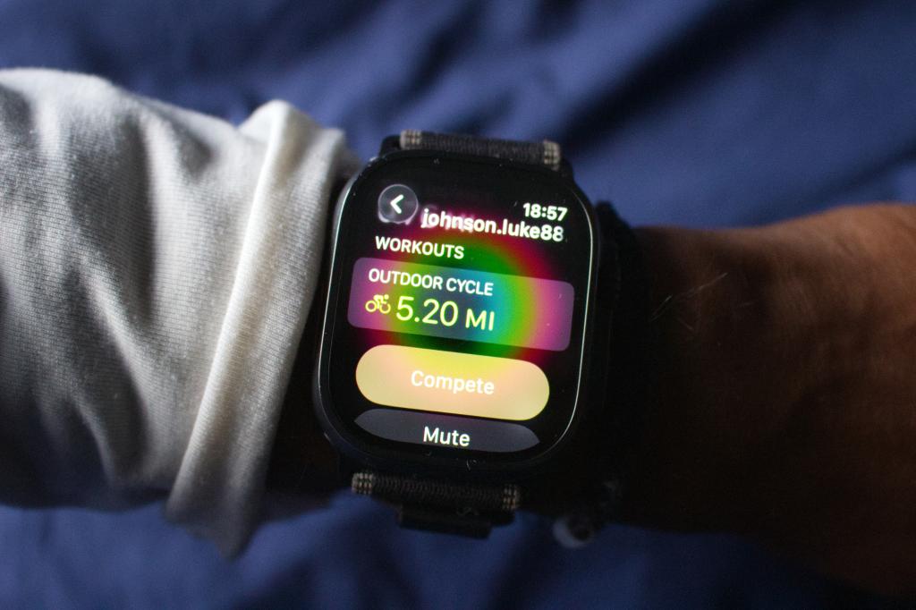 Rings Friends on Apple Watch Ultra