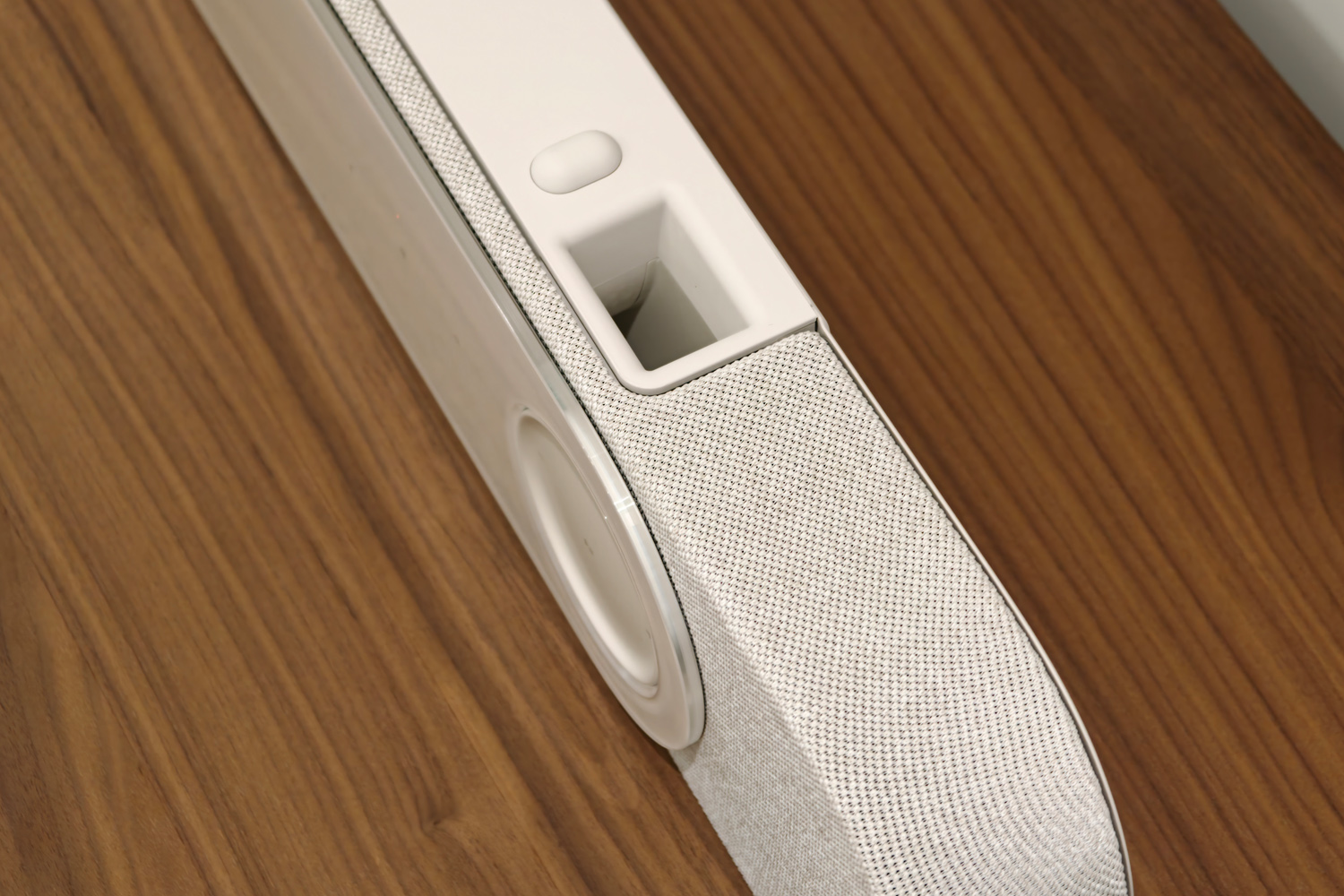 Bose Lifestyle Ultra Soundbar bass port