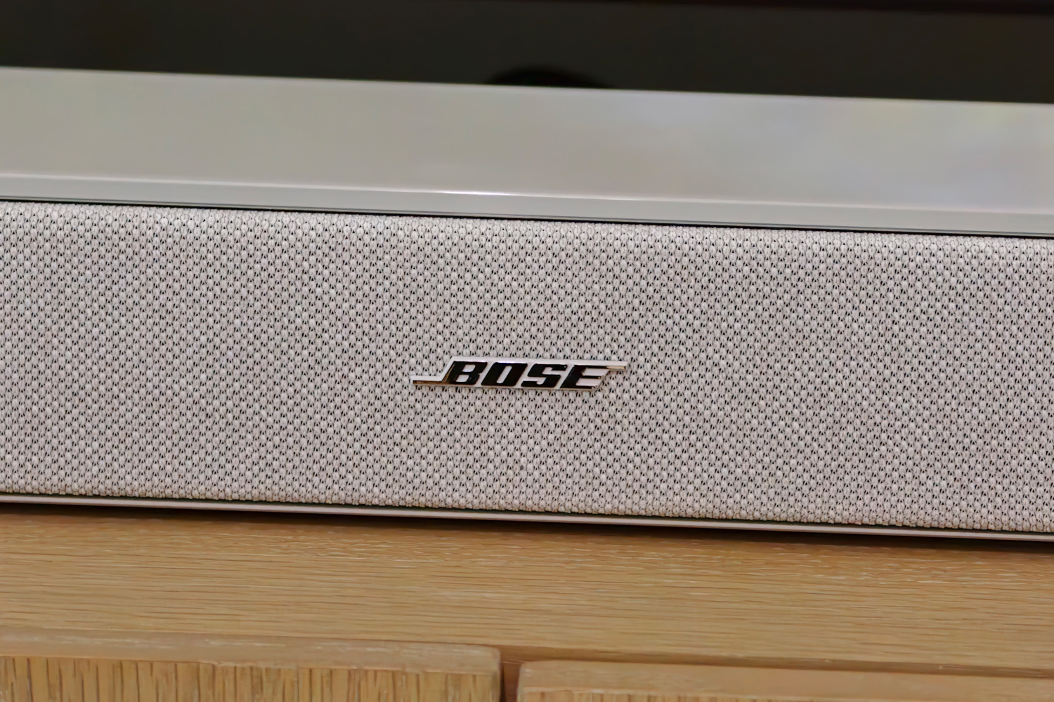 Bose Lifestyle Ultra Soundbar front fabric