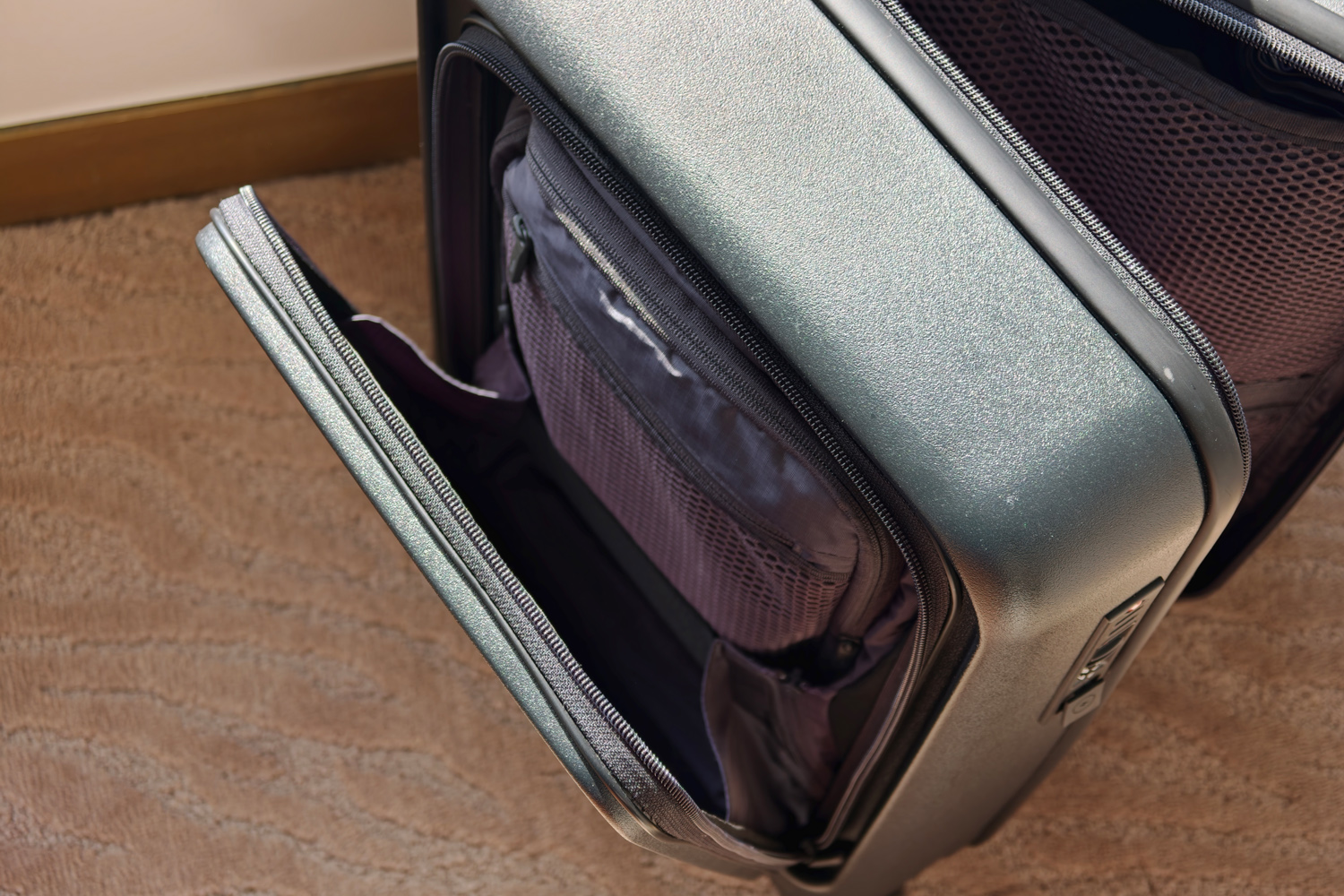 Emigre Hardcase carry-on laptop compartment