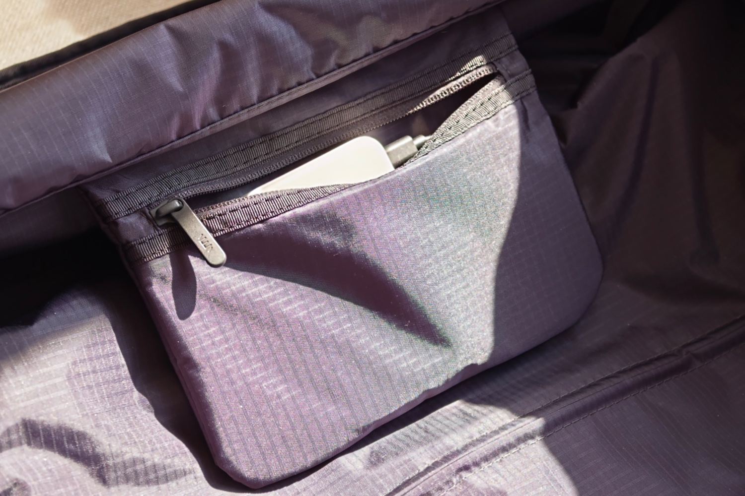 Emigre Hardcase carry-on power bank