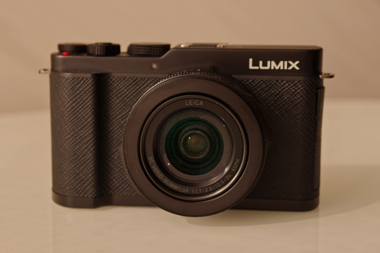 Panasonic Lumix L10 front