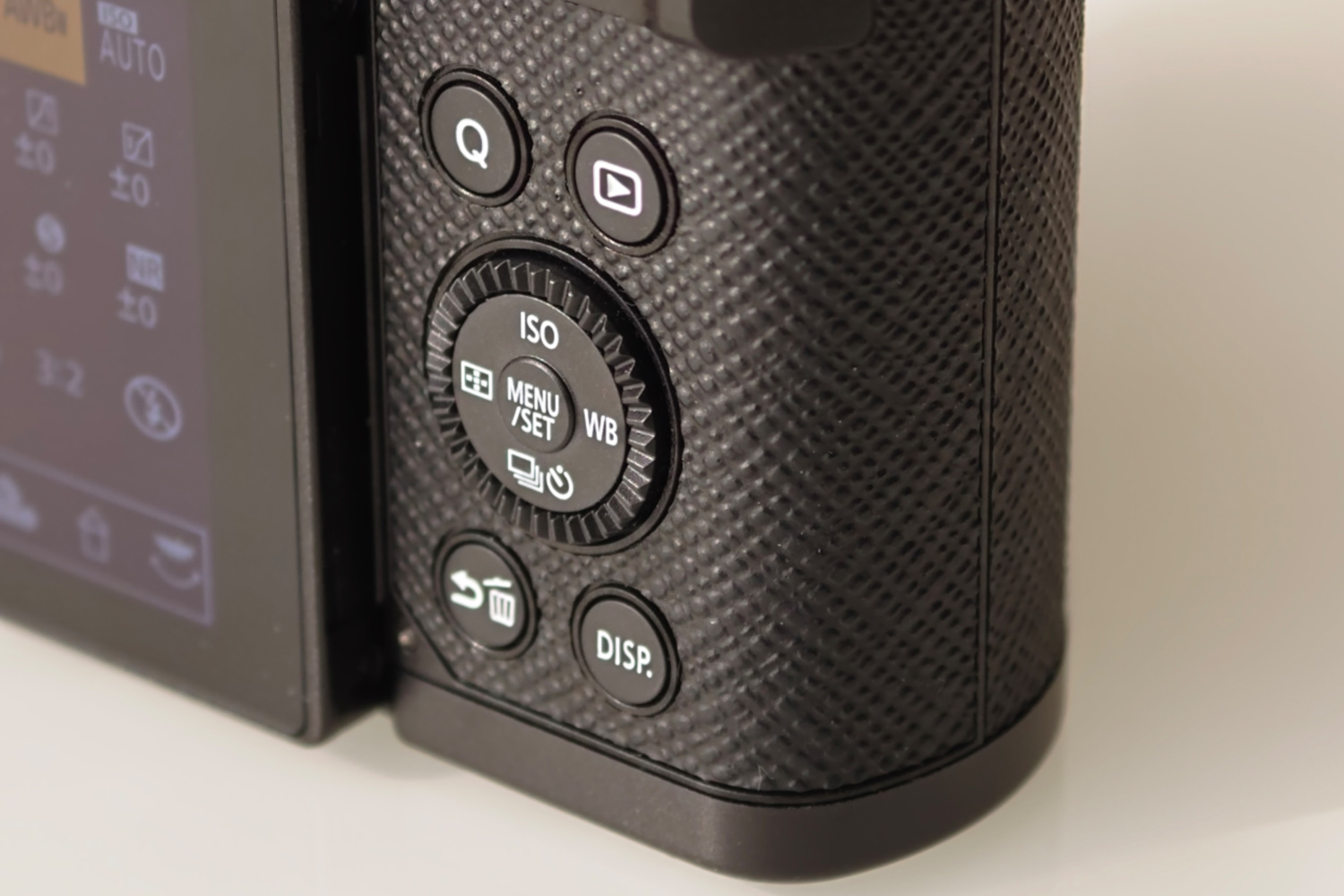 Panasonic Lumix L10 menu buttons